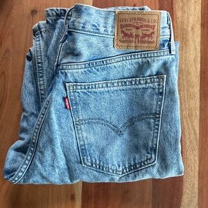 Levi low pro strait leg jeans 100% cotton